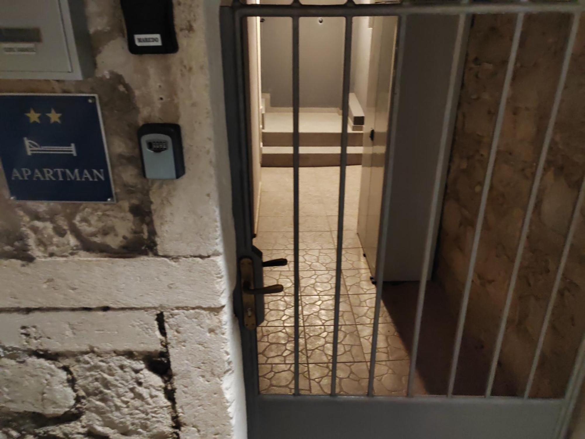 Duje 2 Apartmán *